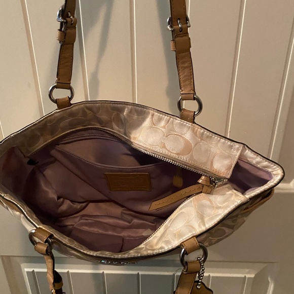 Large Coach Bag - Picture 3 of 3